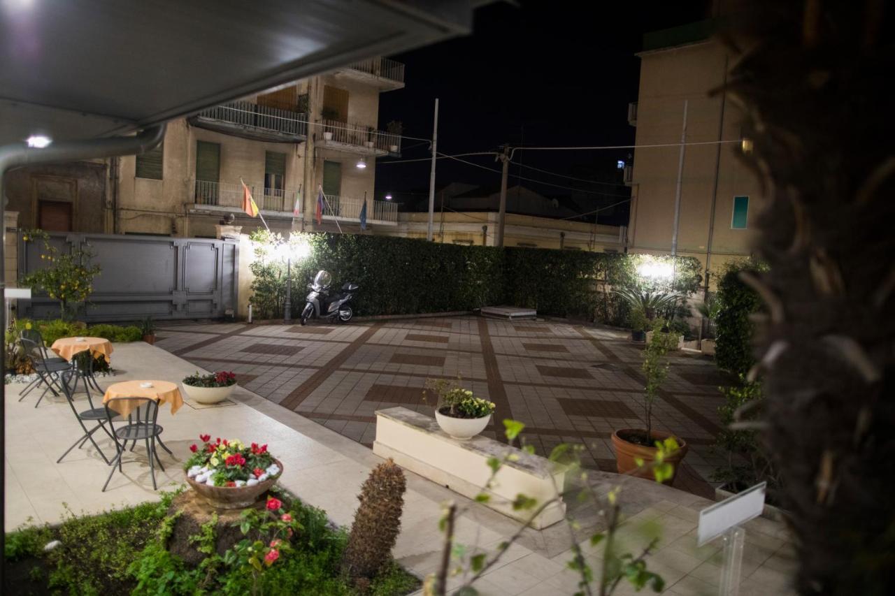 Hotel Villa Cibele 카타니아 외부 사진